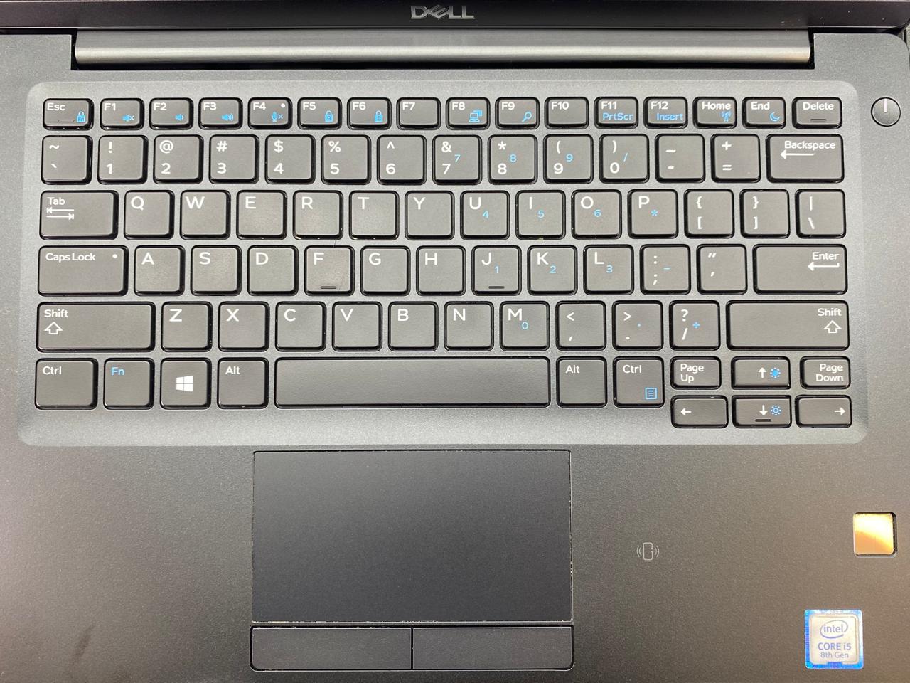Laptop Dell Latitude 7390 13.3" Core i5-8250U 16GB RAM 256GB NVMe SSD WINDOWS 11 PRO c/cargador