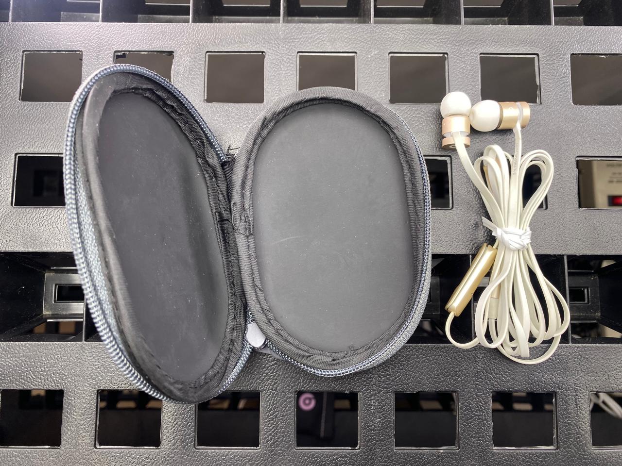 Audífonos con Cable Beats Urbeats c/ Micrófono y Estuche (Varios Colores)