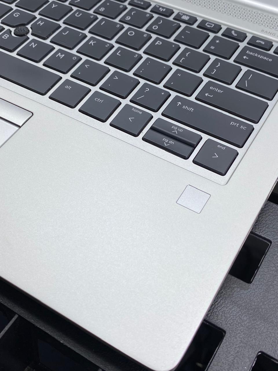 Laptop HP EliteBook 735 G5 13,3 Ryzen 5 Pro 2500U 16GB RAM 256GB M.2 SSD WINDOWS 11 PRO c/cargador