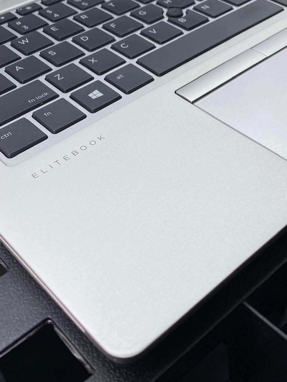 Laptop HP EliteBook 735 G5 13,3 Ryzen 5 Pro 2500U 16GB RAM 256GB M.2 SSD WINDOWS 11 PRO c/cargador