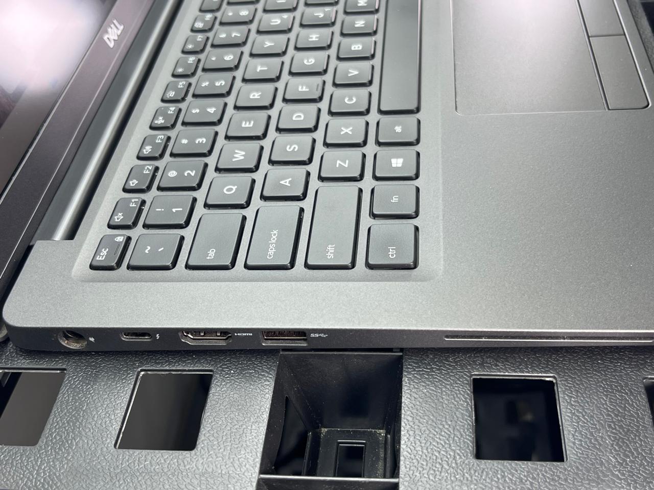 Laptop Dell Latitude 7400 14" Táctil Core i7-8665U 16GB RAM 256GB NVMe SSD WINDOWS 11 PRO c/cargador