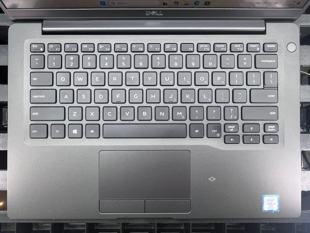Laptop Dell Latitude 7400 14" Táctil Core i7-8665U 16GB RAM 256GB NVMe SSD WINDOWS 11 PRO c/cargador