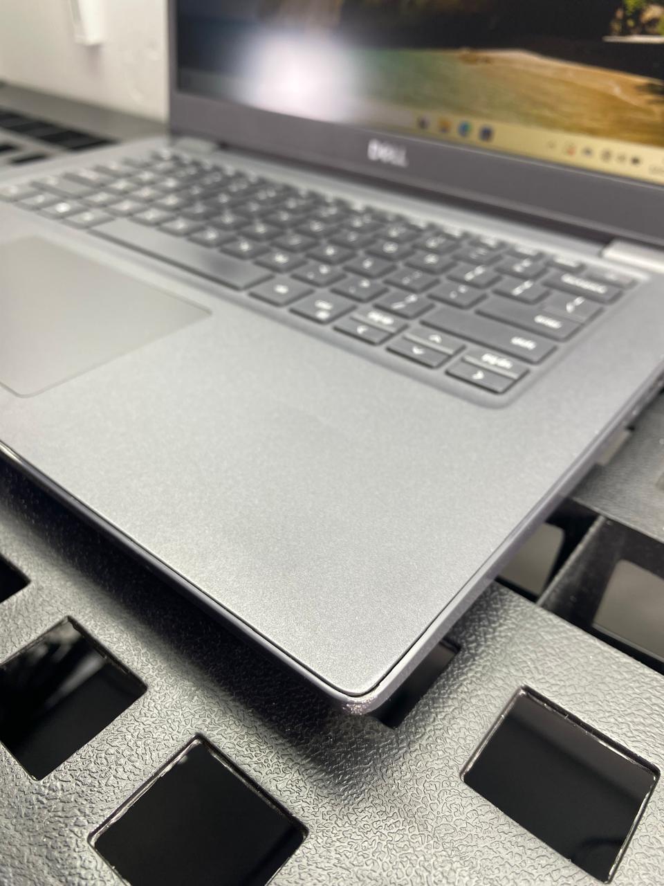 Laptop Dell Latitude 3410 14" Core i5-10210U 16GB RAM 256GB NVMe SSD WINDOWS 11 PRO c/cargador