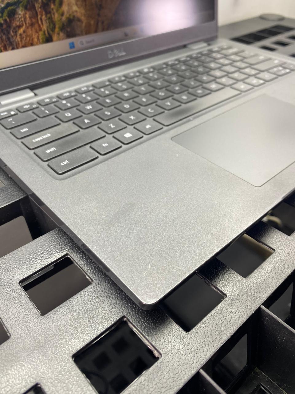 Laptop Dell Latitude 3420 14" Core i5-1135G7 16GB RAM 256GB NVMe SSD WINDOWS 11 PRO c/cargador