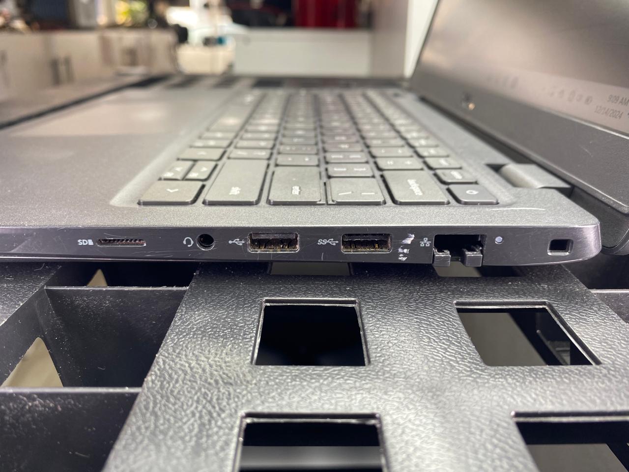 Laptop Dell Latitude 3420 14" Core i5-1135G7 16GB RAM 256GB NVMe SSD WINDOWS 11 PRO c/cargador