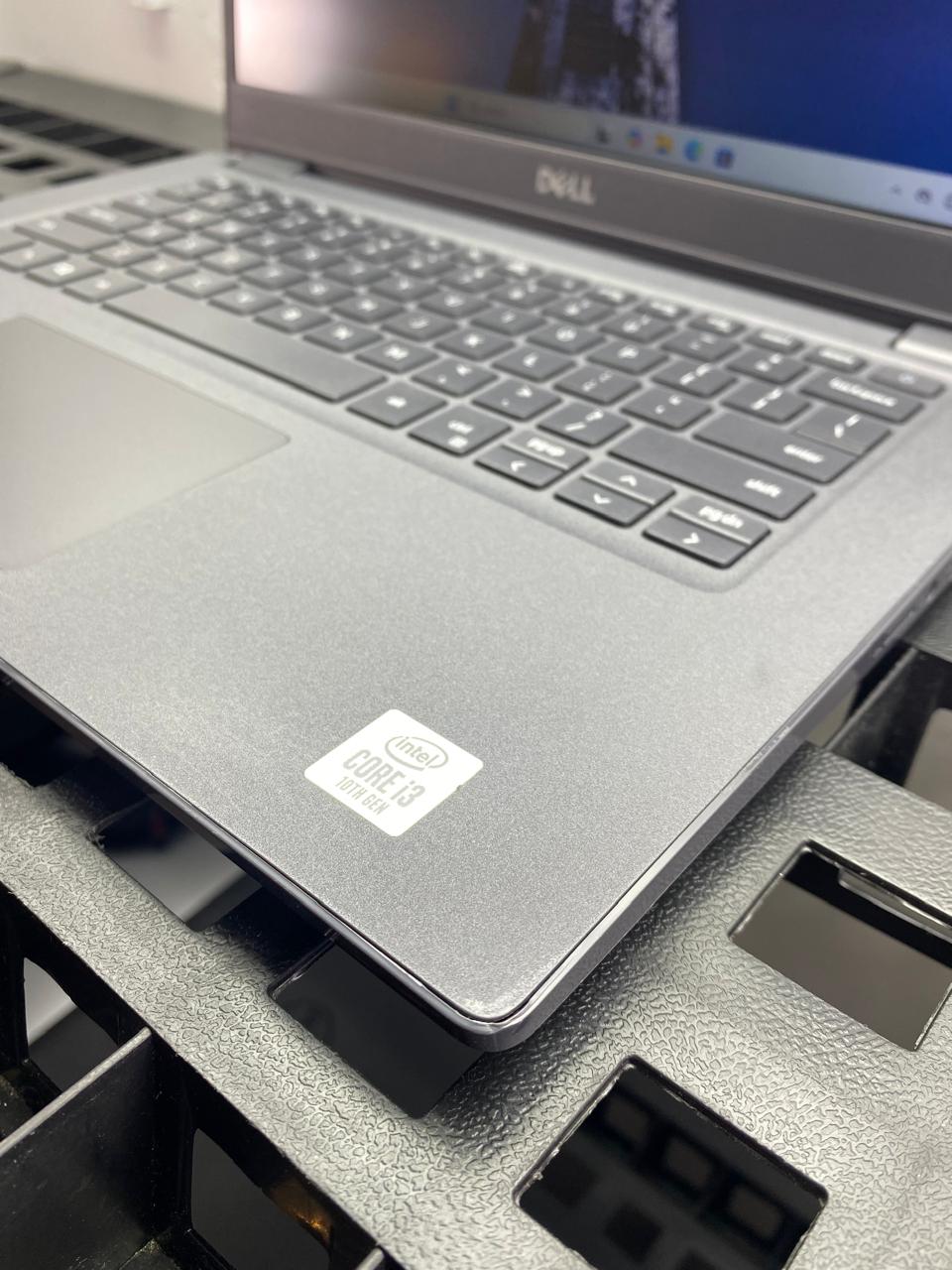Laptop Dell Latitude 3410 14" Core i3-10110U 16GB RAM 256GB NVMe SSD + 500GB HDD WINDOWS 11 PRO c/cargador