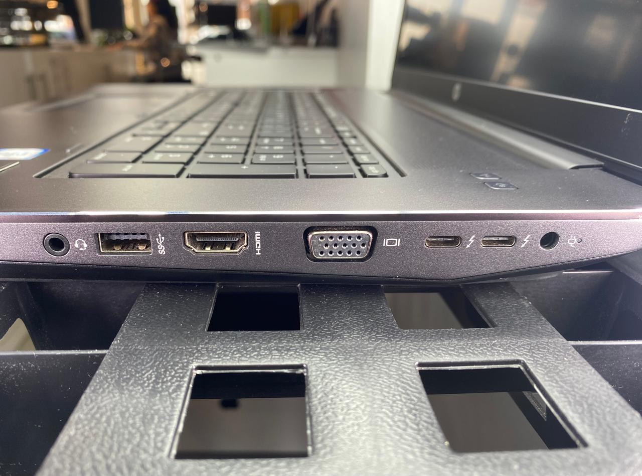 Laptop HP ZBook 17 G3 17.3" Core i7-6820HQ 32GB RAM 512GB M.2 SSD + 1TB HDD WINDOWS 11 PRO c/cargador