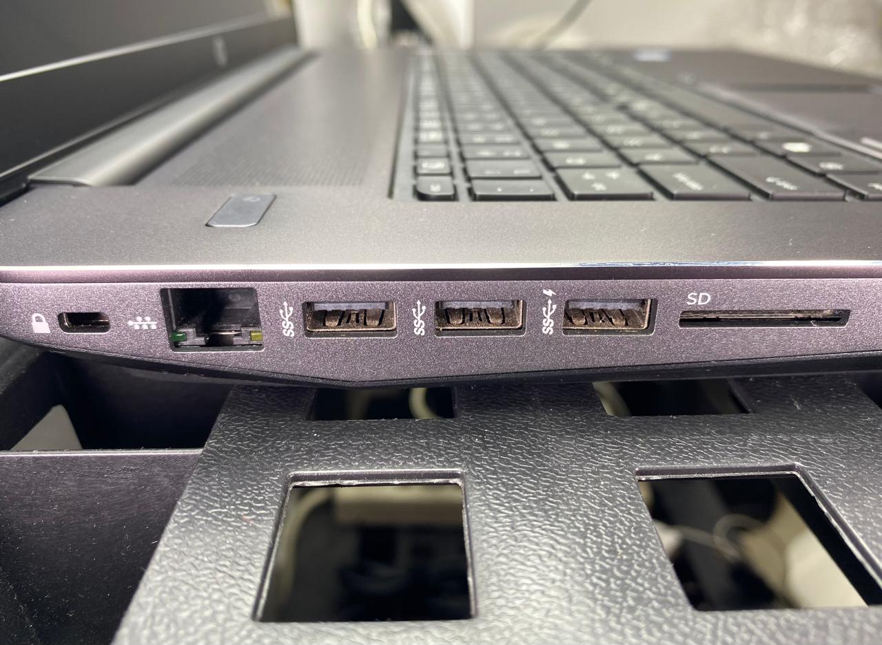 Laptop HP ZBook 17 G3 17.3" Core i7-6820HQ 32GB RAM 512GB M.2 SSD + 1TB HDD WINDOWS 11 PRO c/cargador