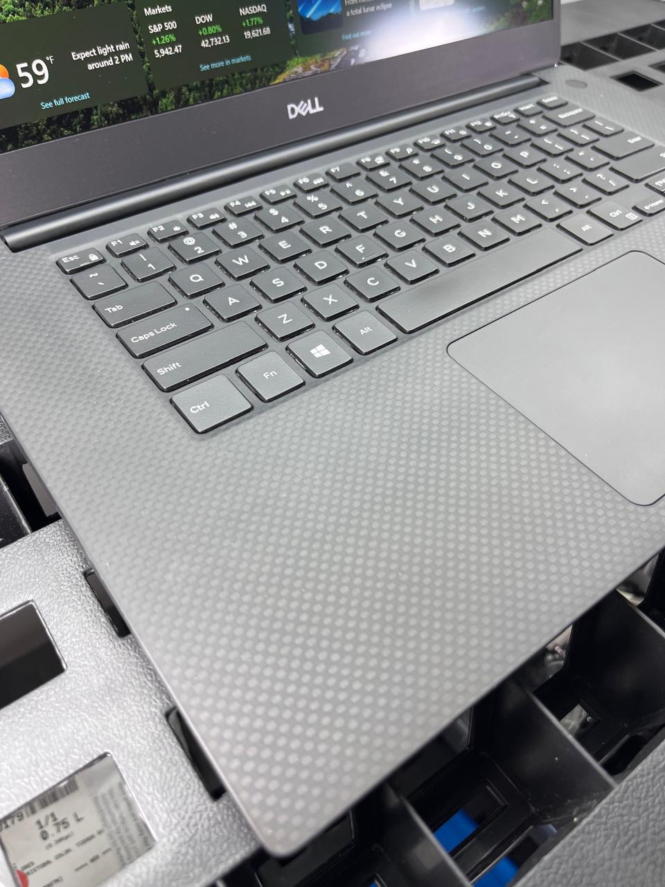 Laptop Dell XPS 15 7590 15.6" Core i7-9750H 16GB RAM 256GB NVMe SSD NVIDIA GeForce GTX 1650 4GB GDDR5 WINDOWS 11 PRO c/cargador