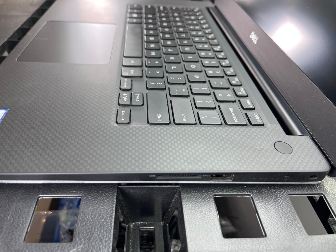 Laptop Dell XPS 15 7590 15.6" Core i7-9750H 16GB RAM 256GB NVMe SSD NVIDIA GeForce GTX 1650 4GB GDDR5 WINDOWS 11 PRO c/cargador