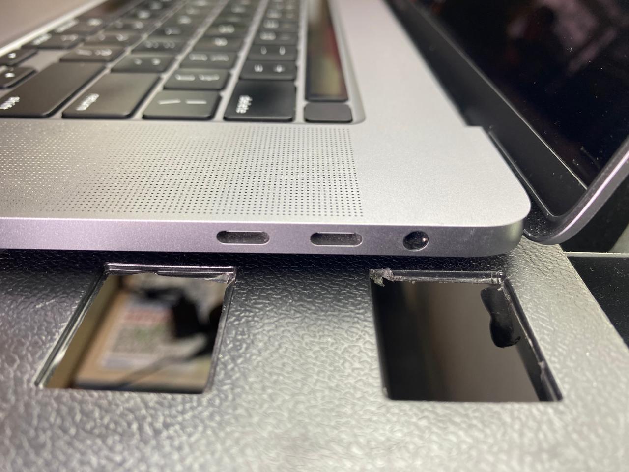 Laptop Apple MacBook Pro 2019 16" Core i9-9980HK 16GB RAM 512GB SSD AMD Radeon Pro 5500M macOS Sequoia c/cargador