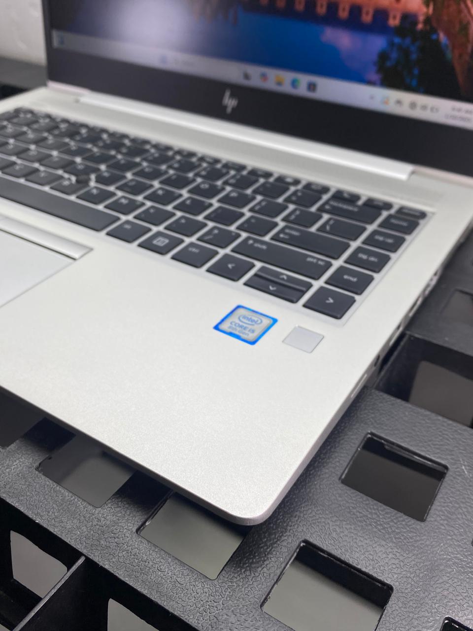 Laptop HP EliteBook 840 G5 14" Core i5-8250U 16GB RAM 512GB NVMe SSD WINDOWS 11 PRO c/cargador