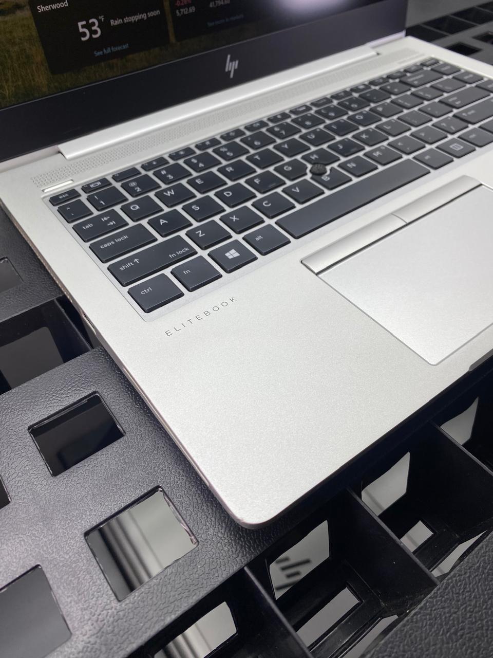 Laptop HP EliteBook 840 G6 14" Core i5-8365U 16GB RAM 256GB NVMe SSD WINDOWS 11 PRO c/cargador