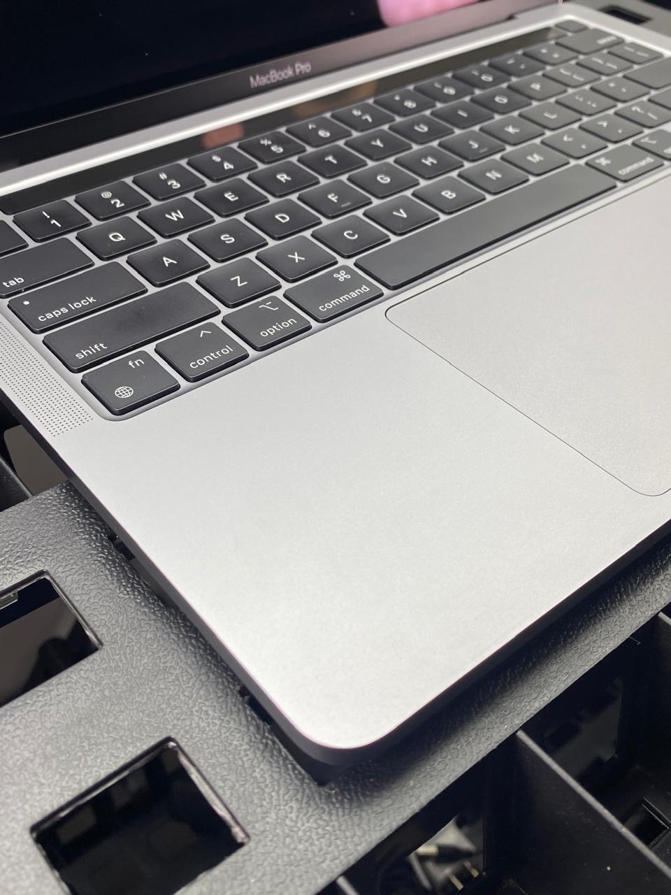 Laptop Apple MacBook Pro A2338 M1 2020 13" 8-Core 8GB RAM