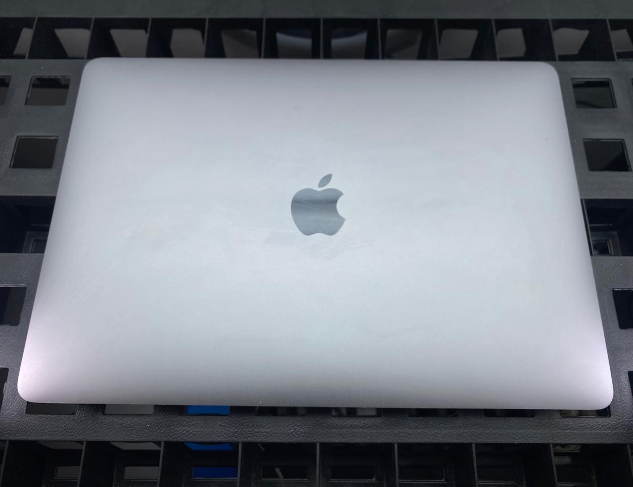 Laptop Apple MacBook Pro A2338 M1 2020 13" 8-Core 8GB RAM