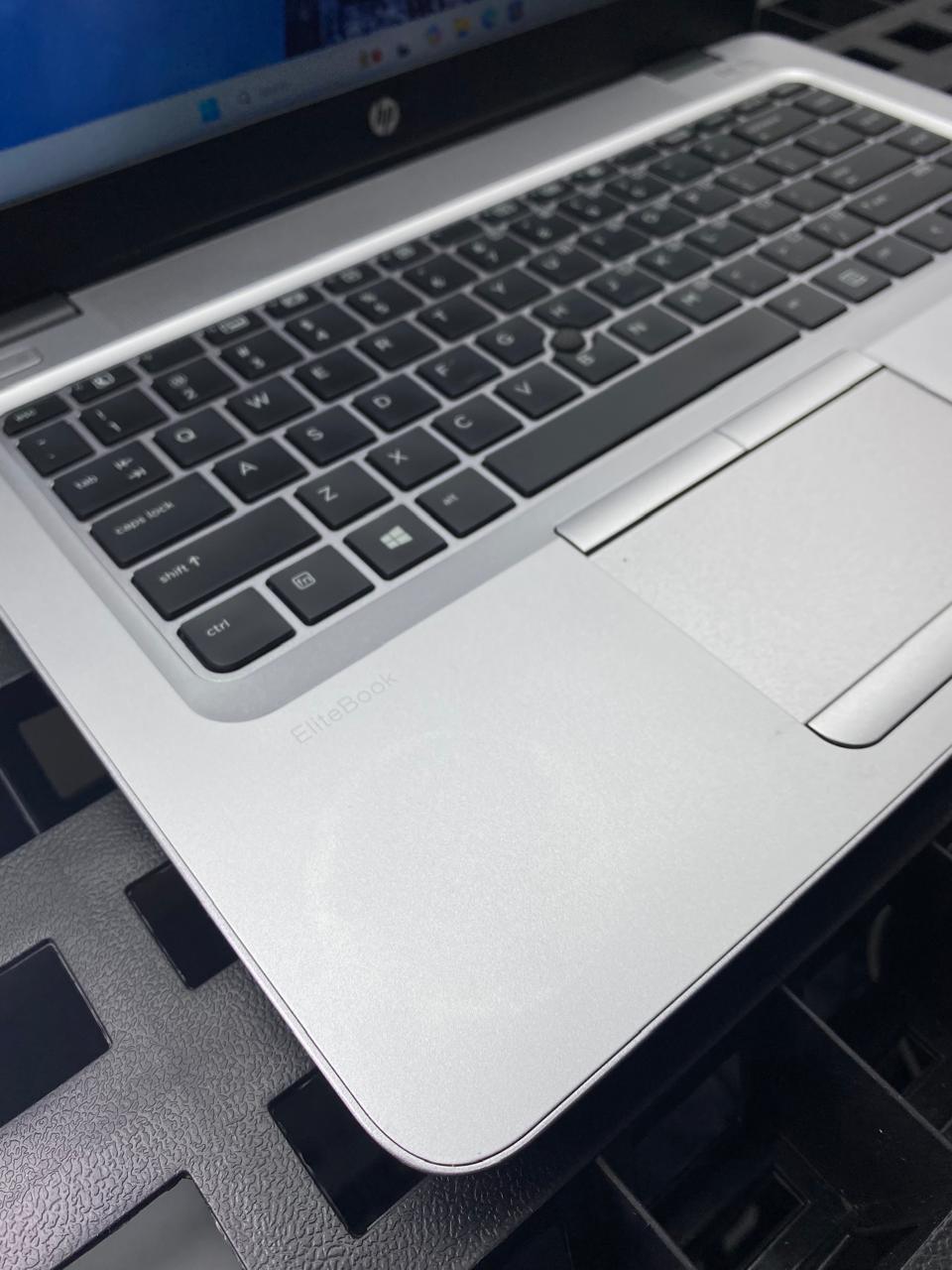 Laptop HP EliteBook 840 G3 14" Core i5-6200U 16GB RAM 128GB M.2 SSD + 500GB HDD WINDOWS 11 PRO c/cargador