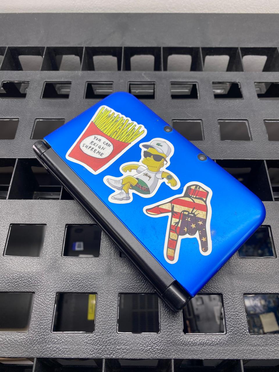 Nintendo 3DS XL Azul Negro SPR-001 Portátil W/ Cargador y Lápiz
