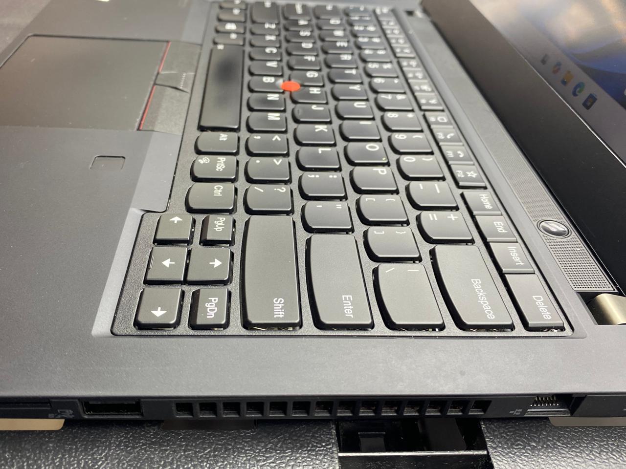 Laptop Lenovo ThinkPad T14 14" 1920x1080 (FHD) Ryzen 5 PRO 4650U 16GB RAM DDR4 256GB NVMe SSD WINDOWS 11 PRO c/ cargador