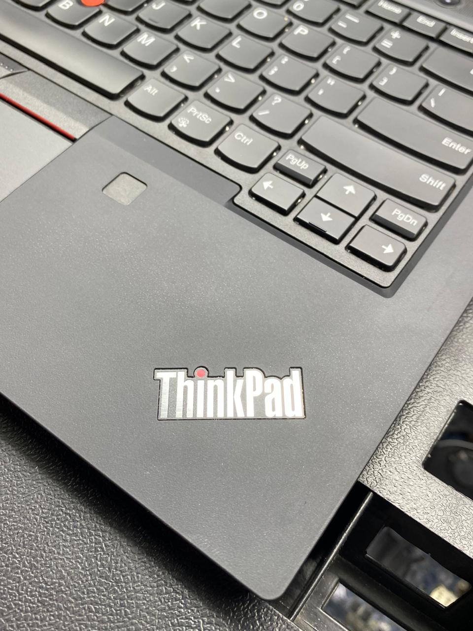 Laptop Lenovo ThinkPad T14 14" 1920x1080 (FHD) Ryzen 5 PRO 4650U 16GB RAM DDR4 256GB NVMe SSD WINDOWS 11 PRO c/ cargador