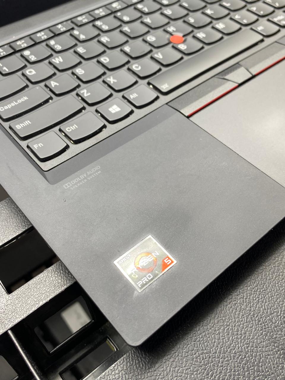 Laptop Lenovo ThinkPad T14 14" 1920x1080 (FHD) Ryzen 5 PRO 4650U 16GB RAM DDR4 256GB NVMe SSD WINDOWS 11 PRO c/ cargador