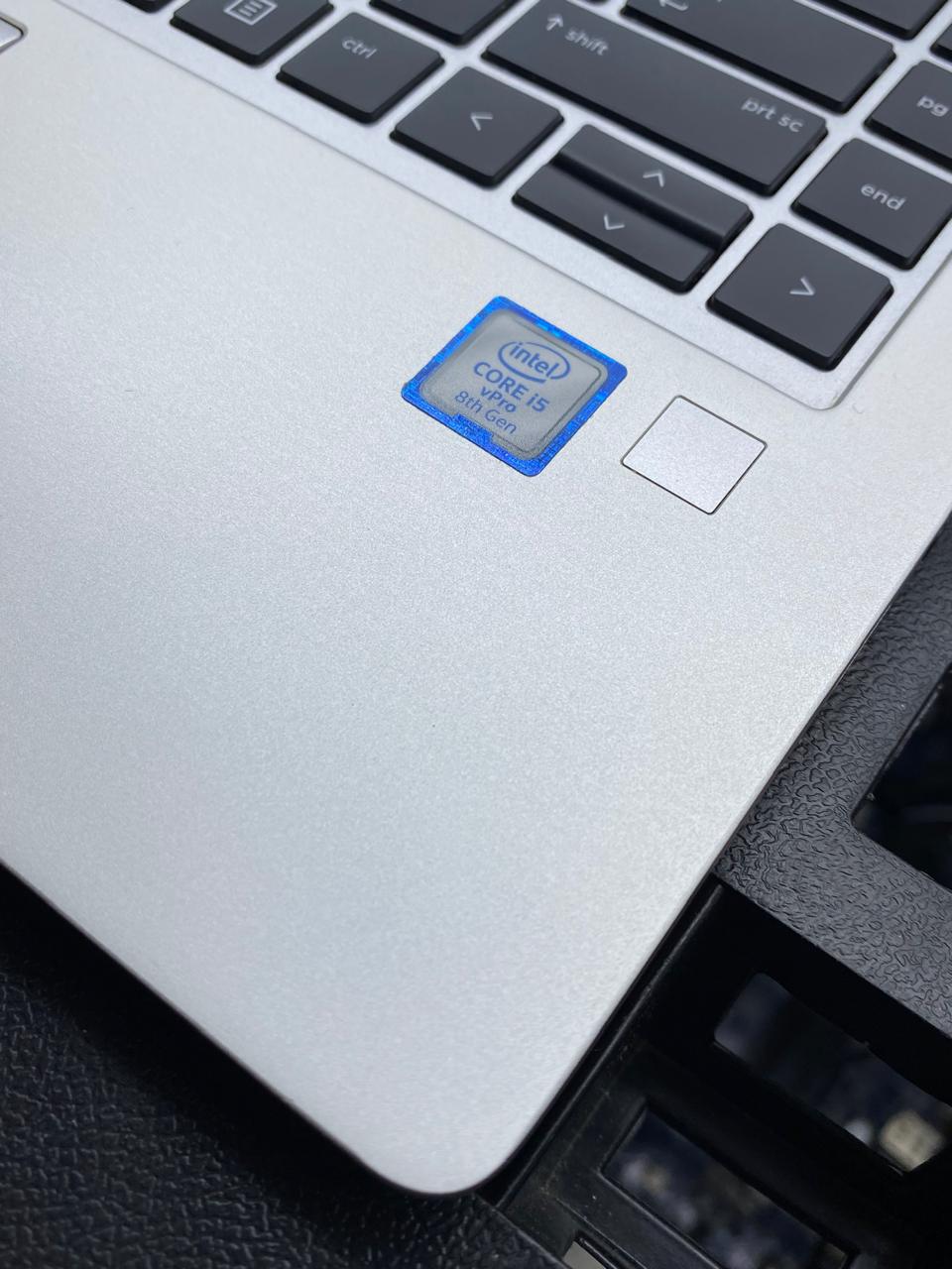 Laptop HP EliteBook 840 G6 14" 1920x1080 (FHD) Core i5-8365U 16GB RAM DDR4 256GB M.2 SSD WINDOWS 11 PRO c/ cargador