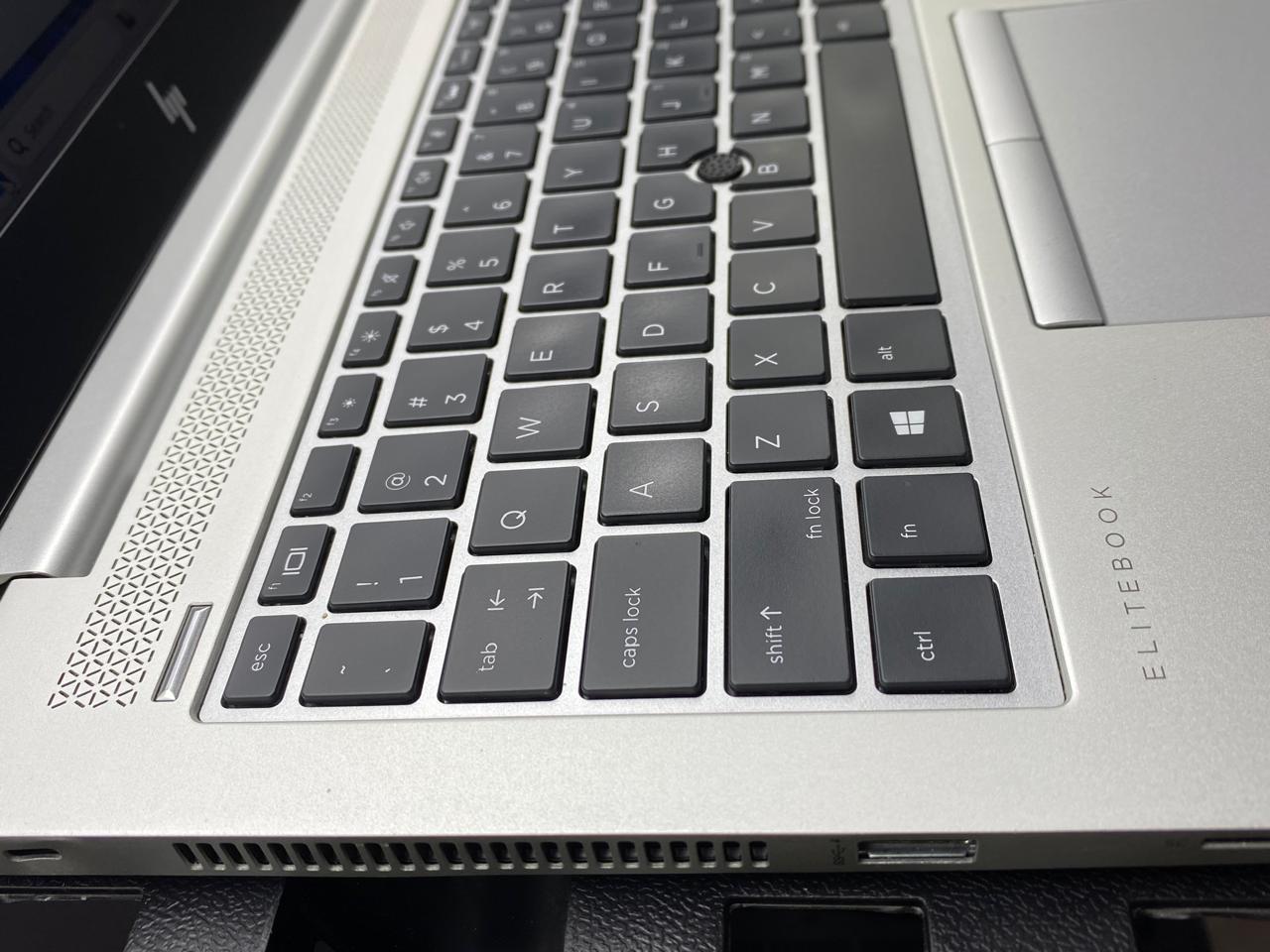 Laptop HP EliteBook 840 G6 14" 1920x1080 (FHD) Core i5-8365U 16GB RAM DDR4 256GB M.2 SSD WINDOWS 11 PRO c/ cargador
