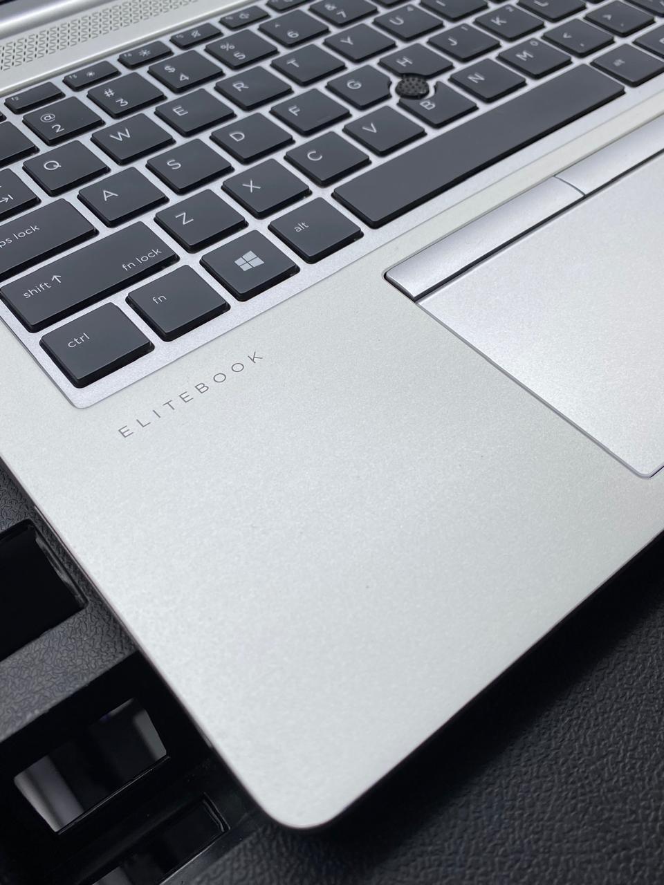 Laptop HP EliteBook 840 G6 14" 1920x1080 (FHD) Core i5-8365U 16GB RAM DDR4 256GB M.2 SSD WINDOWS 11 PRO c/ cargador