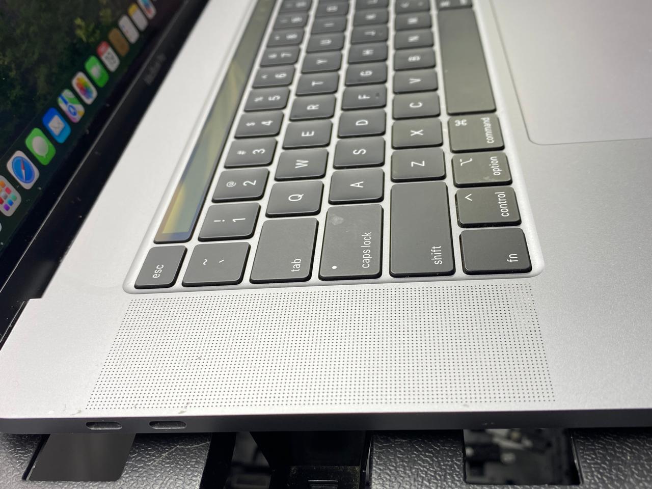 Laptop Apple MacBook Pro 2019 16" Core i9-9980HK 32GB RAM 500GB SSD AMD Radeon Pro 5300M macOS Sonoma c/cargador