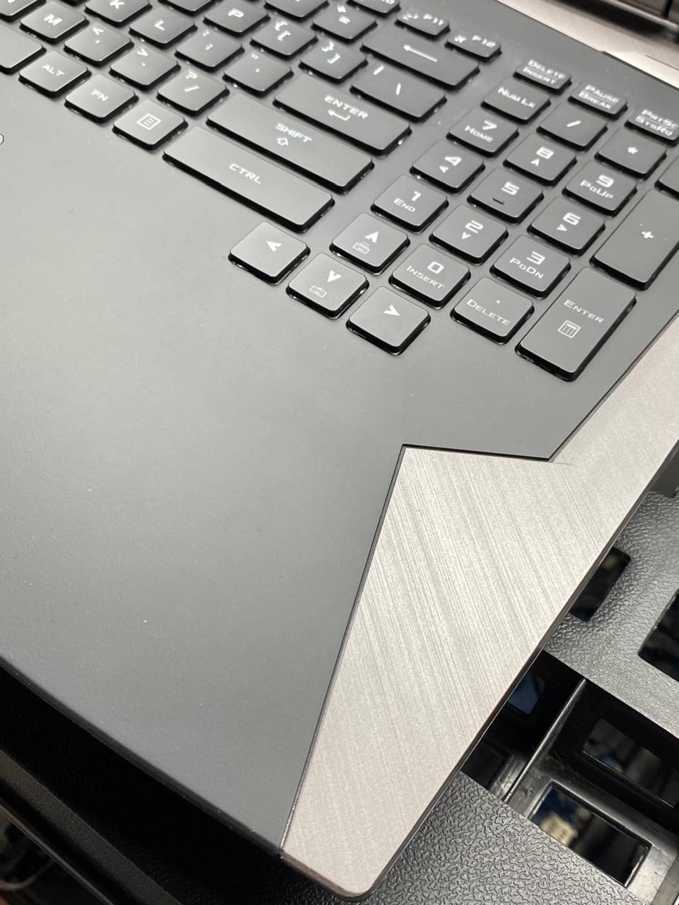 Laptop ASUS ROG G703GX 17.3" 1920x1080 (FHD) Core i9-8950HK 32GB RAM DDR4 512GB NVMe SSD + 1TB HDD WINDOWS 11 PRO c/ cargador