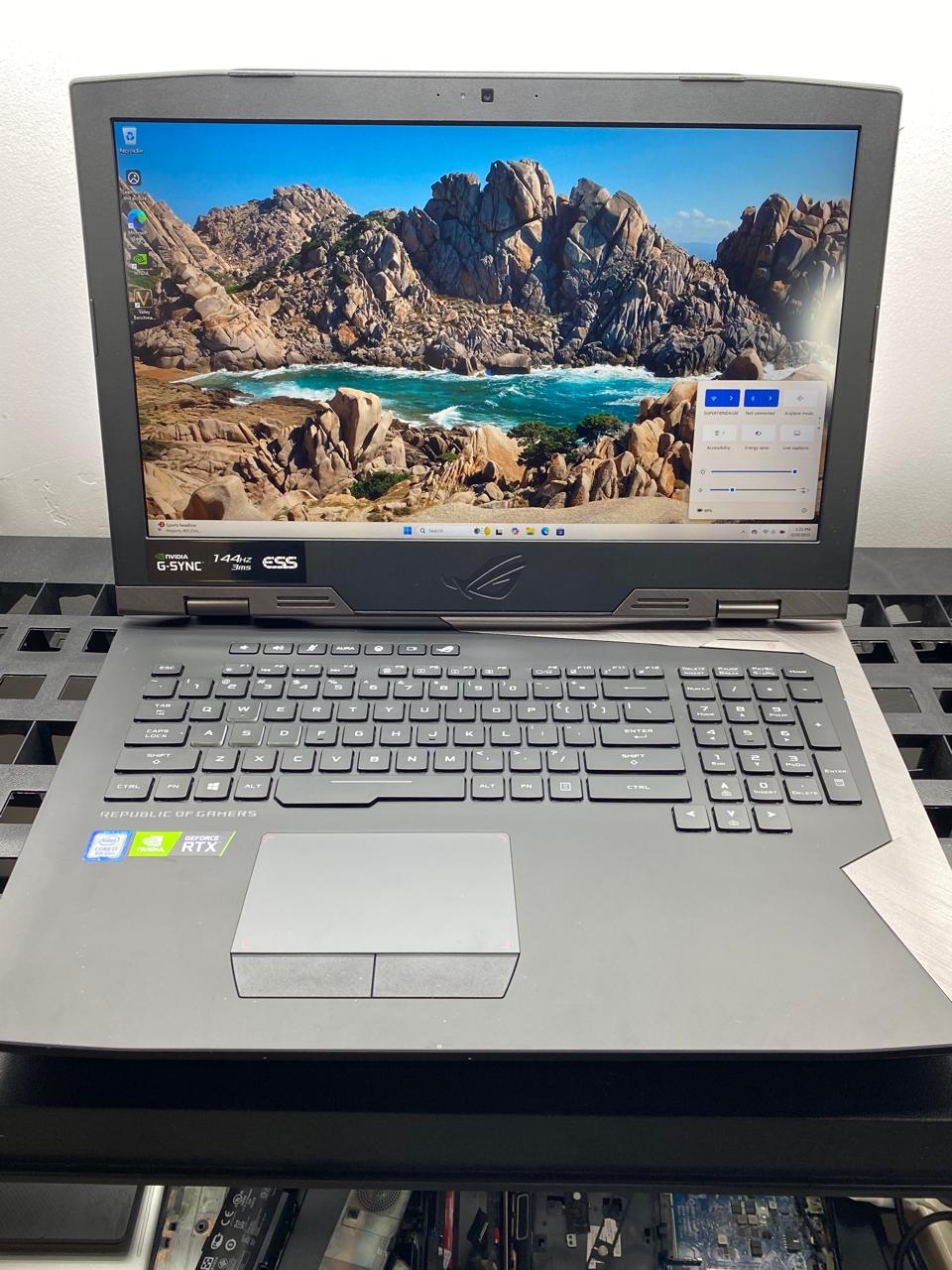 Laptop ASUS ROG G703GX 17.3" 1920x1080 (FHD) Core i9-8950HK 32GB RAM DDR4 512GB NVMe SSD + 1TB HDD WINDOWS 11 PRO c/ cargador