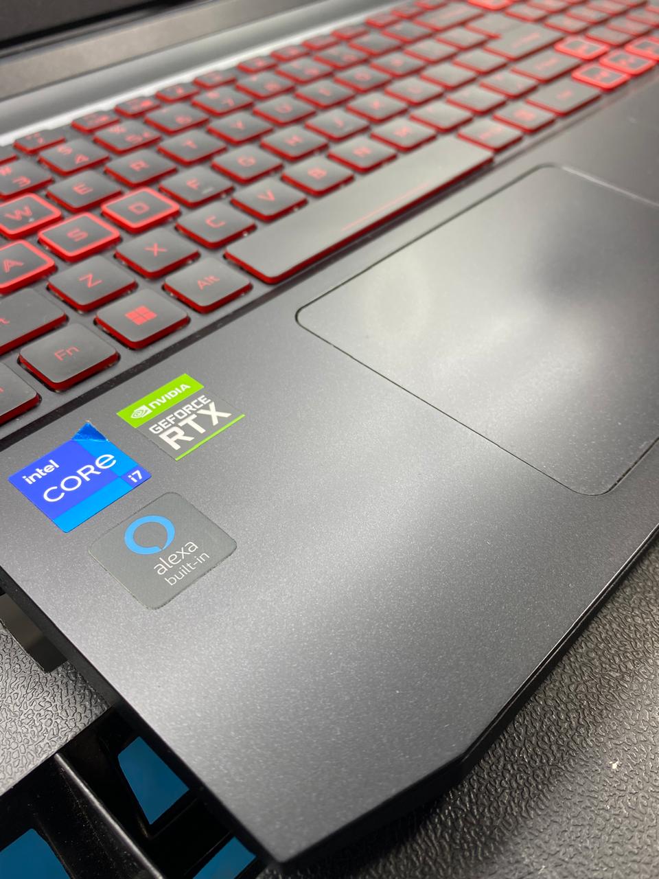 Laptop Acer Nitro 5 N20C1 15.6" Core i7-11800H 32GB RAM 512GB M.2 SSD nVIDIA GeForce RTX 3050 Ti WINDOWS 11 PRO c/cargador