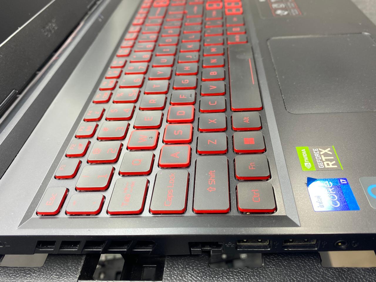 Laptop Acer Nitro 5 N20C1 15.6" Core i7-11800H 32GB RAM 512GB M.2 SSD nVIDIA GeForce RTX 3050 Ti WINDOWS 11 PRO c/cargador