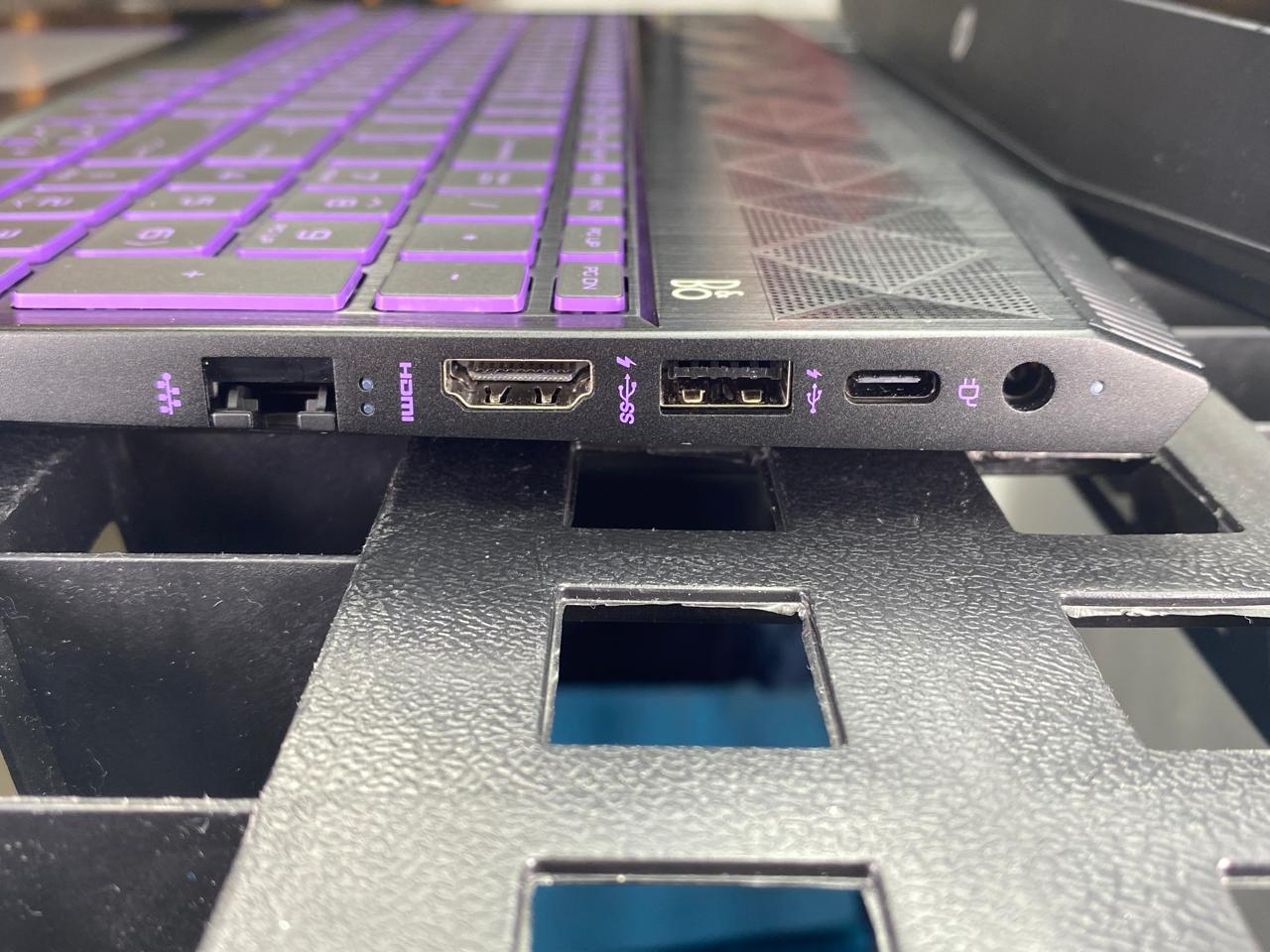 Laptop HP 15t-cx000 15.6" 3840x2160 (4K) Core i7-8750H 16GB RAM DDR4 256GB NVMe SSD + 500GB HDD WINDOWS 11 PRO c/ cargador