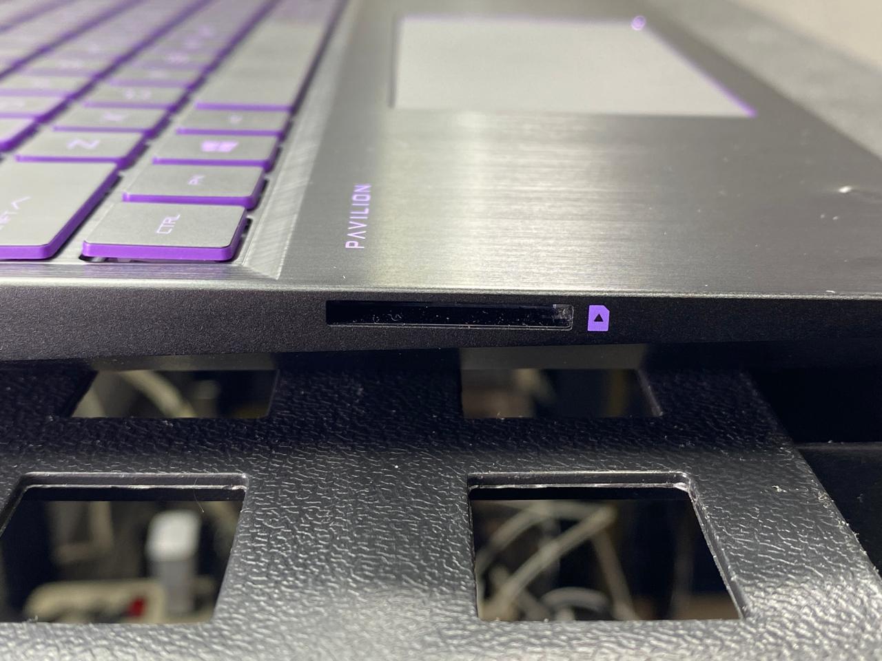 Laptop HP 15t-cx000 15.6" 3840x2160 (4K) Core i7-8750H 16GB RAM DDR4 256GB NVMe SSD + 500GB HDD WINDOWS 11 PRO c/ cargador