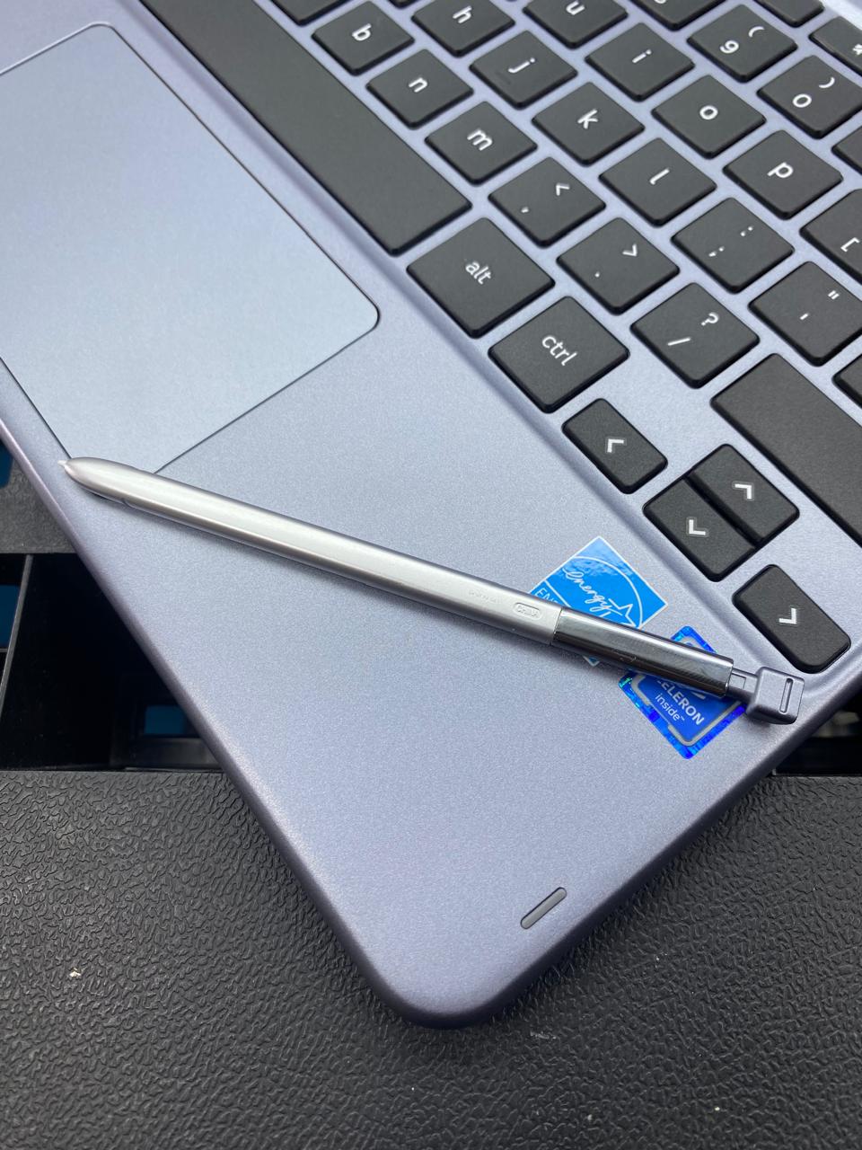 Laptop Samsung Chromebook Plus V2 XE521QAB-M02US 12.2" 1920x1200 (FHD) Celeron 3965Y 4GB RAM LPDDR3 64GB eMMC CHROME OS c/ cargador