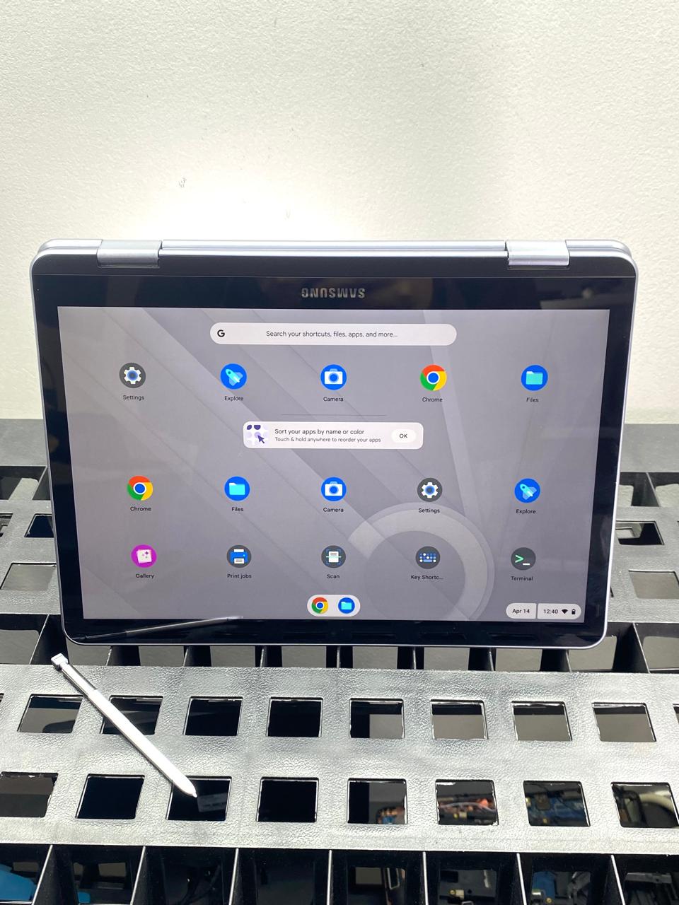 Laptop Samsung Chromebook Plus V2 XE521QAB-M02US 12.2" 1920x1200 (FHD) Celeron 3965Y 4GB RAM LPDDR3 64GB eMMC CHROME OS c/ cargador