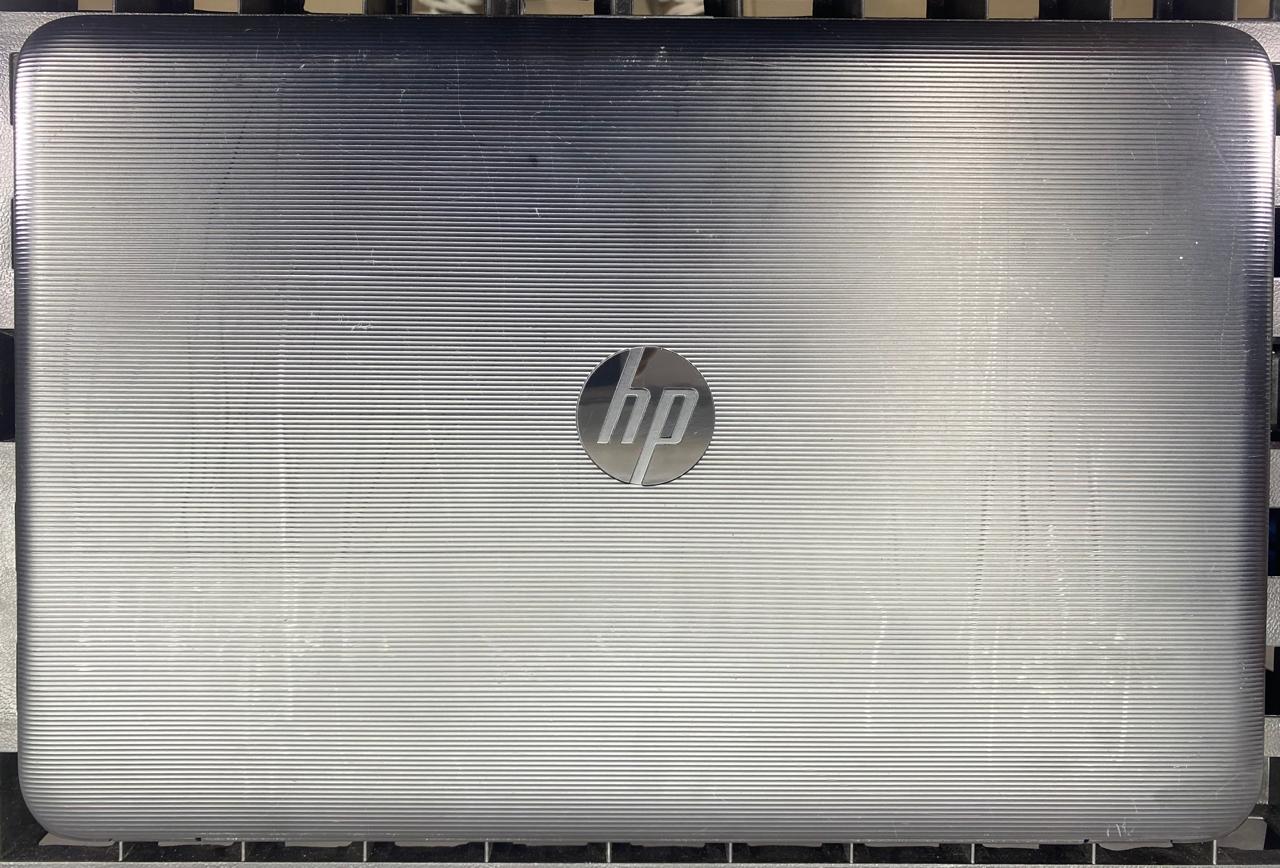 Laptop HP 15t-ay100 15.6" 1366x768 (HD) Core i7-7500U 16GB RAM DDR4 250GB SSD WINDOWS 11 HOME c/ cargador
