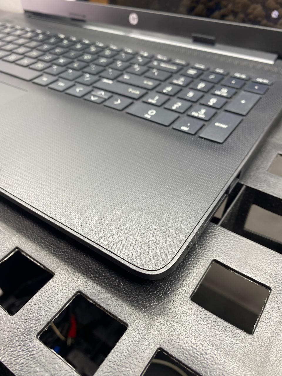 Laptop HP 15-db0015dx 15.6" 1366x768 (HD) A6-9225 16GB RAM DDR4 256GB SSD WINDOWS 11 HOME c/ cargador