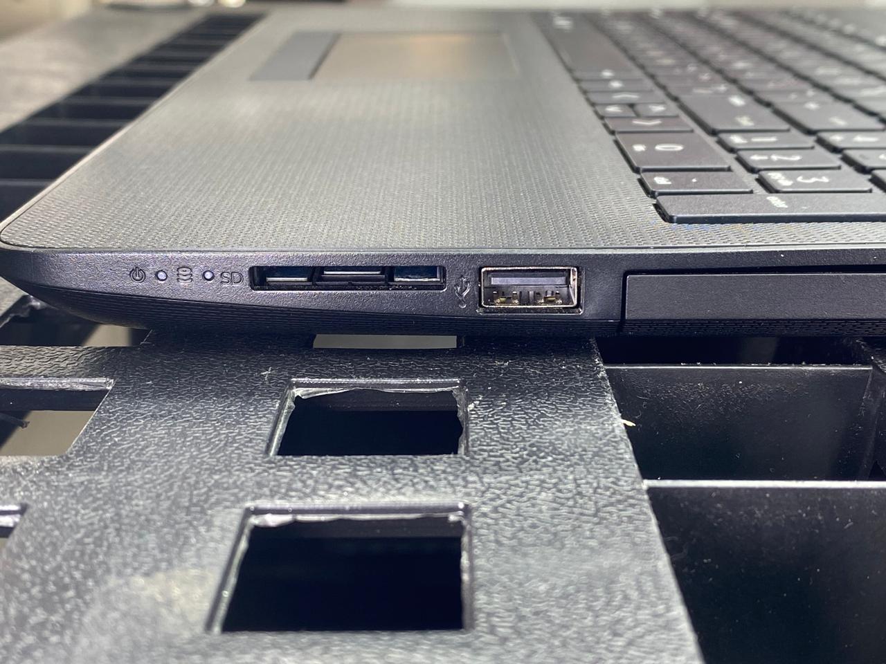 Laptop HP 15-db0015dx 15.6" 1366x768 (HD) A6-9225 16GB RAM DDR4 256GB SSD WINDOWS 11 HOME c/ cargador