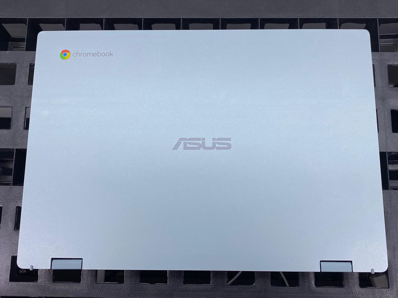 Laptop ASUS Chromebook Flip CM1402FM2A-WS44FT 14" 1920x1080 (FHD) MediaTek Kompanio 520 4GB RAM LPDDR4X 64GB SSD CHROME OS c/ cargador