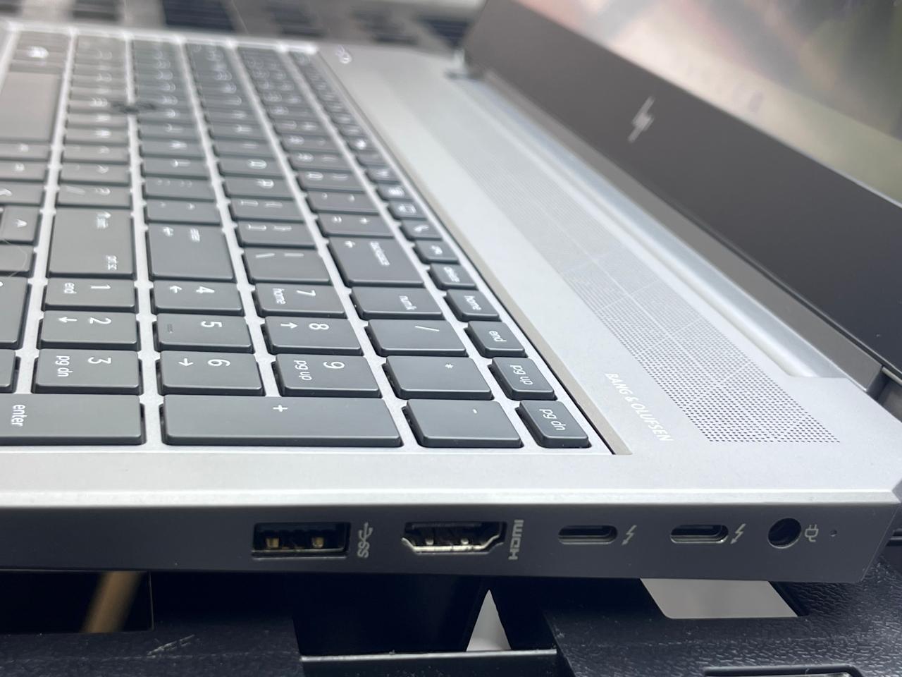 Laptop HP ZBook 15 G6 15.6" 1920x1080 (FHD) Core i7-9750H 16GB RAM DDR4 512GB NVMe SSD + 1TB HDD WINDOWS 11 PRO c/ cargador