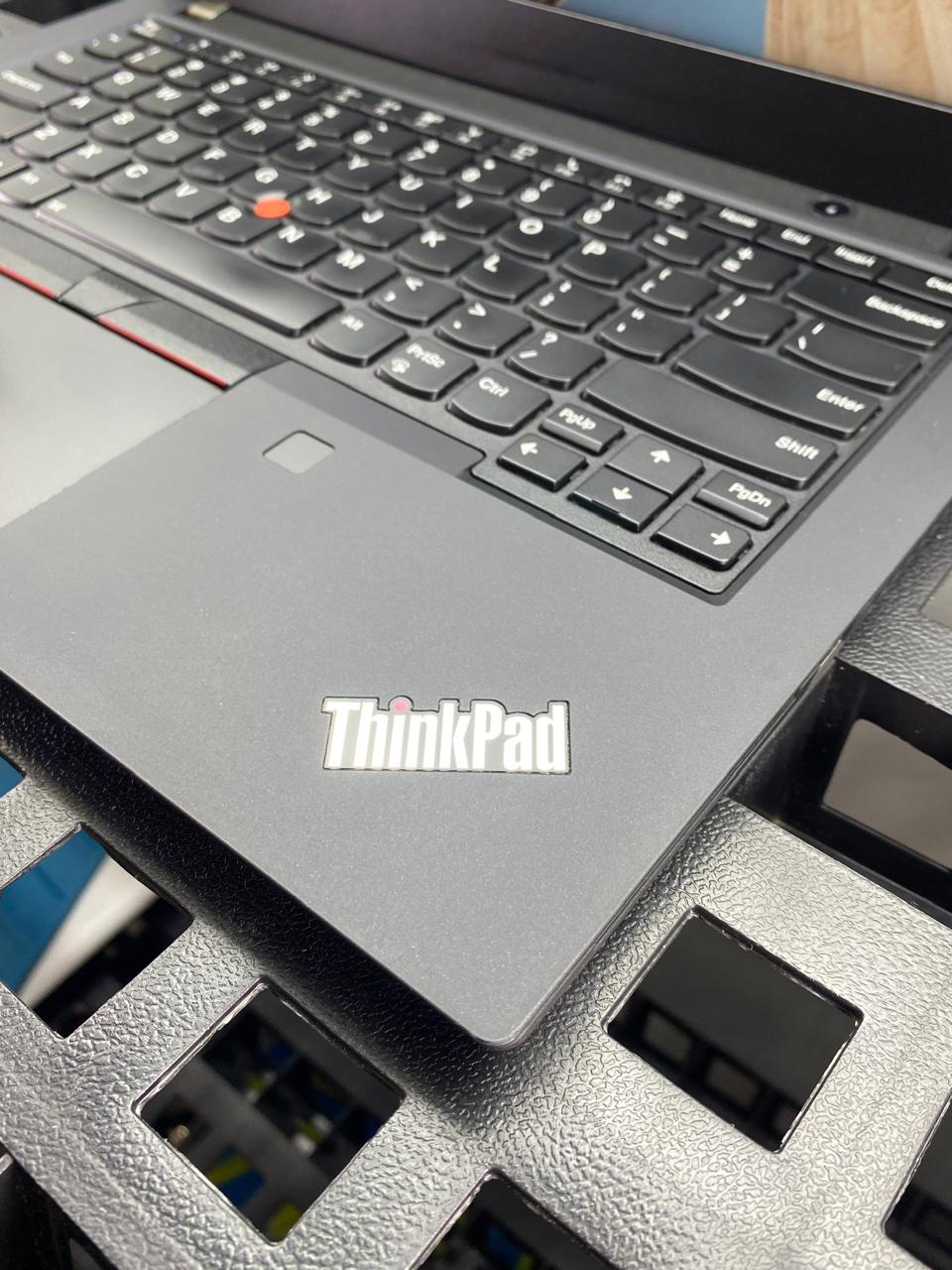 Laptop Lenovo ThinkPad T14 14" 1920x1080 (FHD) Core i5-10210U 16GB RAM DDR4 256GB NVMe SSD WINDOWS 11 PRO c/ cargador