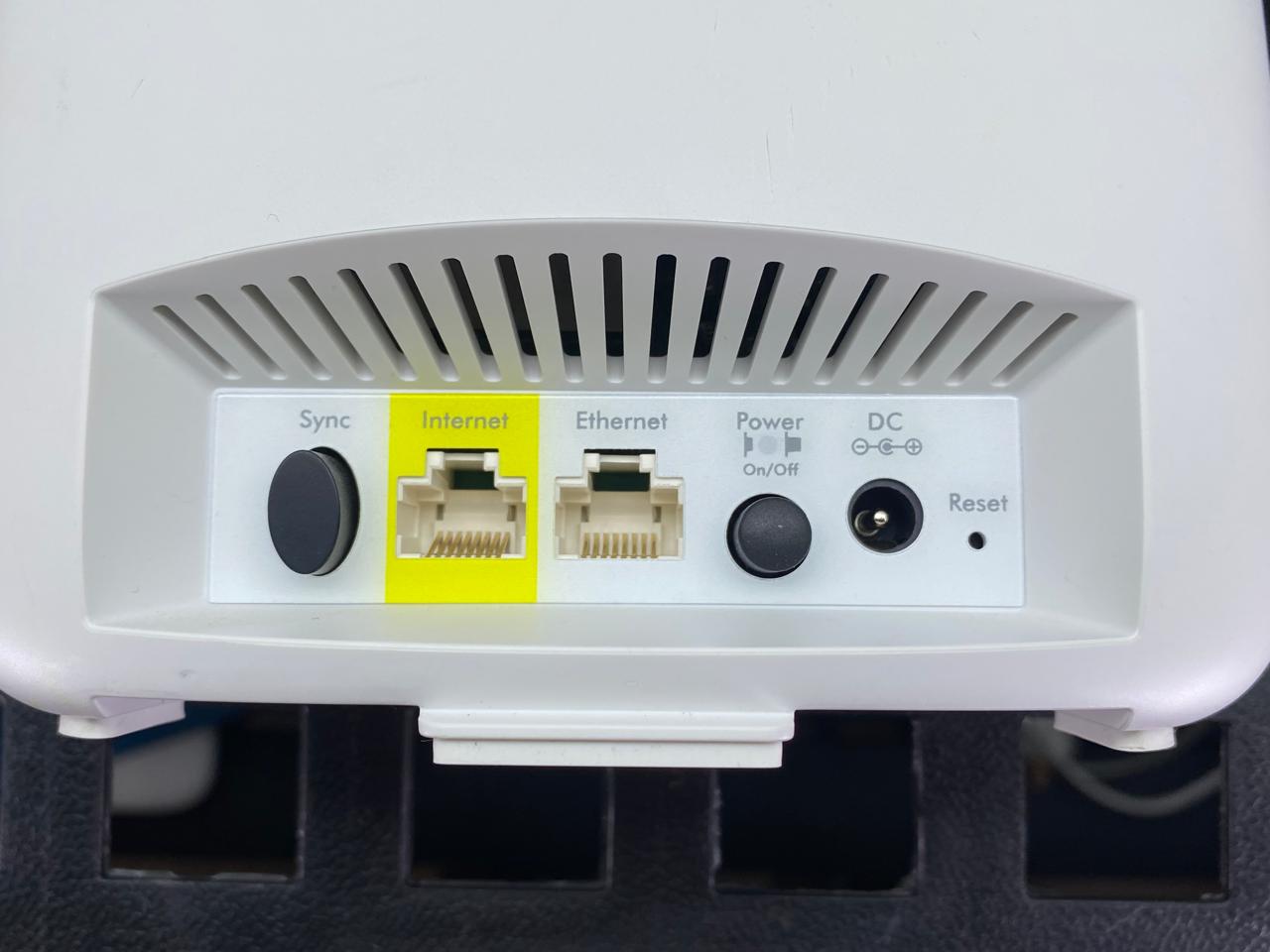 Router Mesh NETGEAR Orbi RBR20 + Satélite RBS20 Tri-Band WiFi c/ Adaptadores