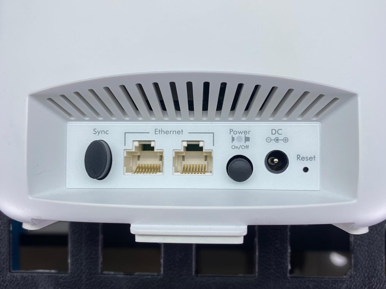 Router Mesh NETGEAR Orbi RBR20 + Satélite RBS20 Tri-Band WiFi c/ Adaptadores