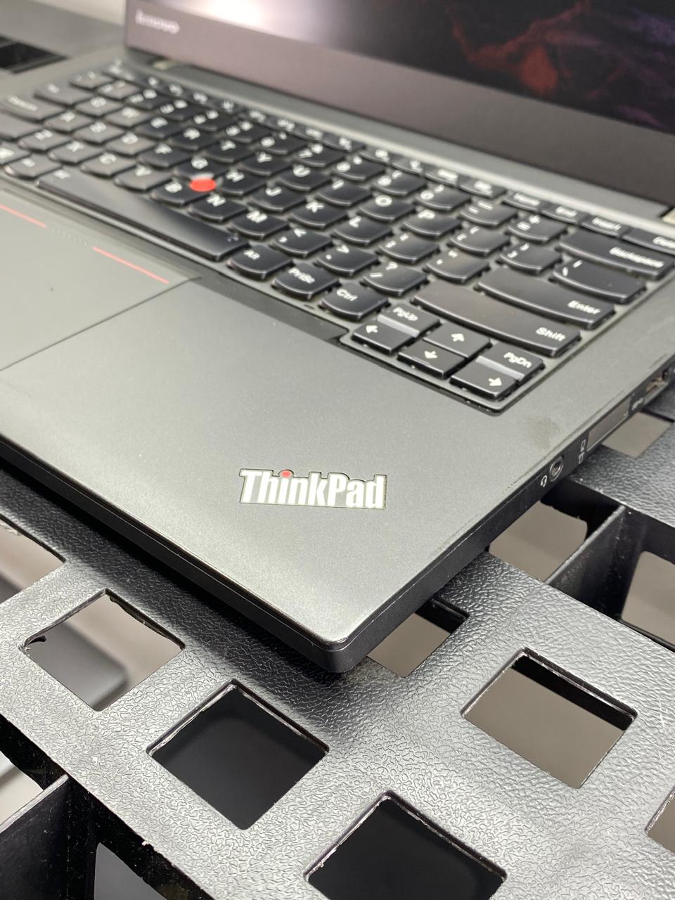 Laptop Lenovo ThinkPad T440s 14" 1600x900 (HD) Core i7-4600U 12GB RAM DDR3 275GB SSD WINDOWS 11 PRO c/ cargador