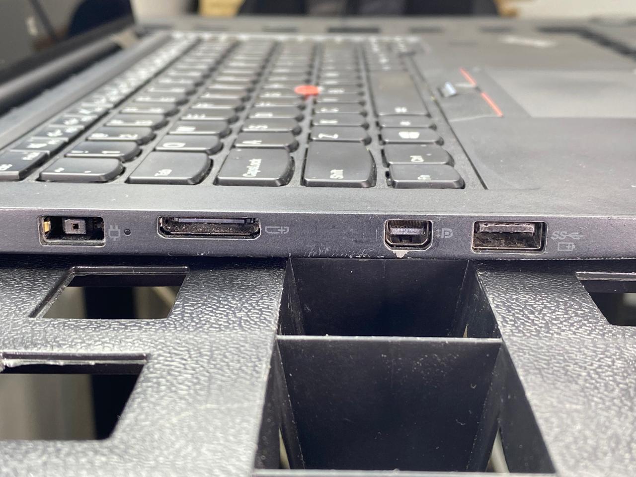 Laptop Lenovo ThinkPad X1 Yoga 14" 1920x1080 (FHD) Core i7-6500U 8GB RAM DDR3 256GB NVMe SSD WINDOWS 11 PRO c/ cargador