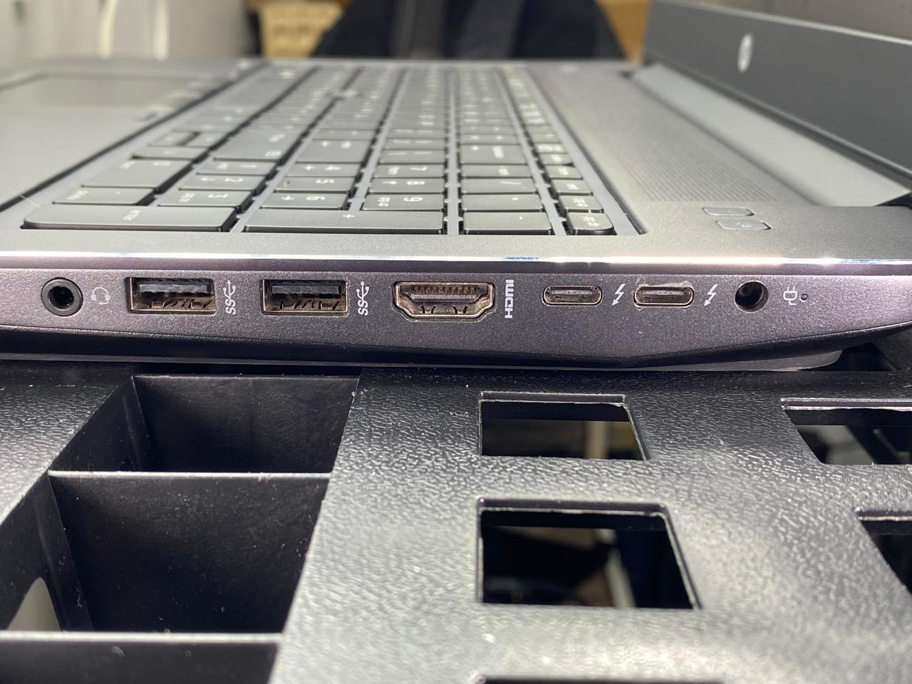 Laptop HP ZBook 15 G3 15.6" 1920x1080 (FHD) Core i7-6700HQ 32GB RAM DDR4 1TB SSD WINDOWS 11 PRO c/ cargador