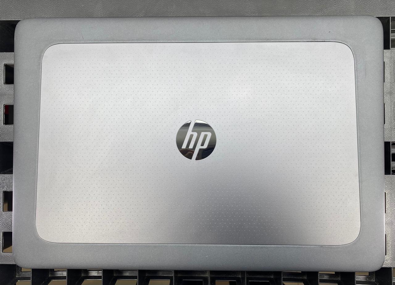 Laptop HP ZBook 15 G3 15.6" 1920x1080 (FHD) Core i7-6700HQ 32GB RAM DDR4 1TB SSD WINDOWS 11 PRO c/ cargador