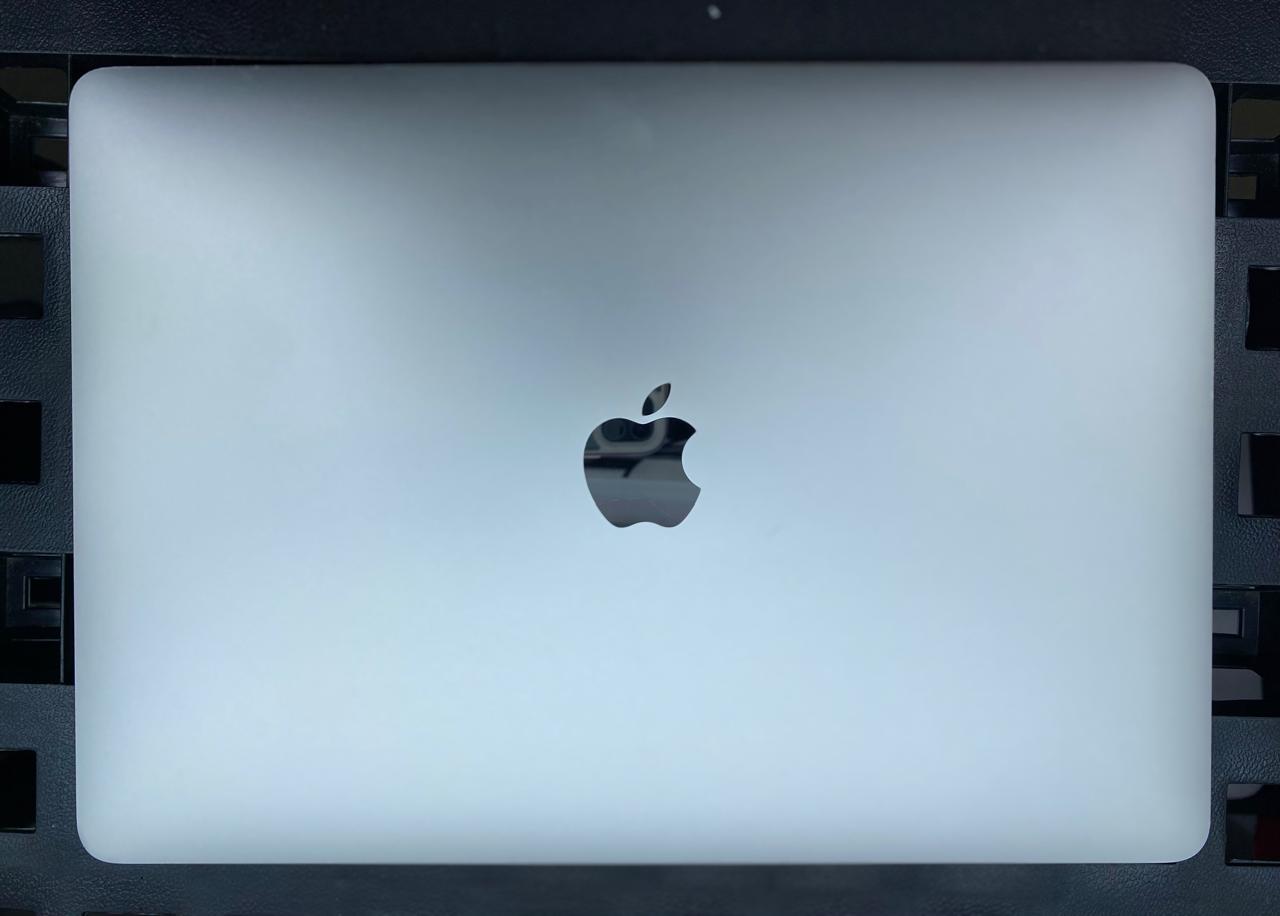 Apple MacBook Pro 2016 13.3" Core i5-6267U 16GB RAM macOS Sequoia c/cargador