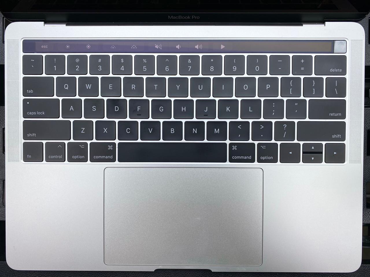 Apple MacBook Pro 2016 13.3" Core i5-6267U 16GB RAM macOS Sequoia c/cargador